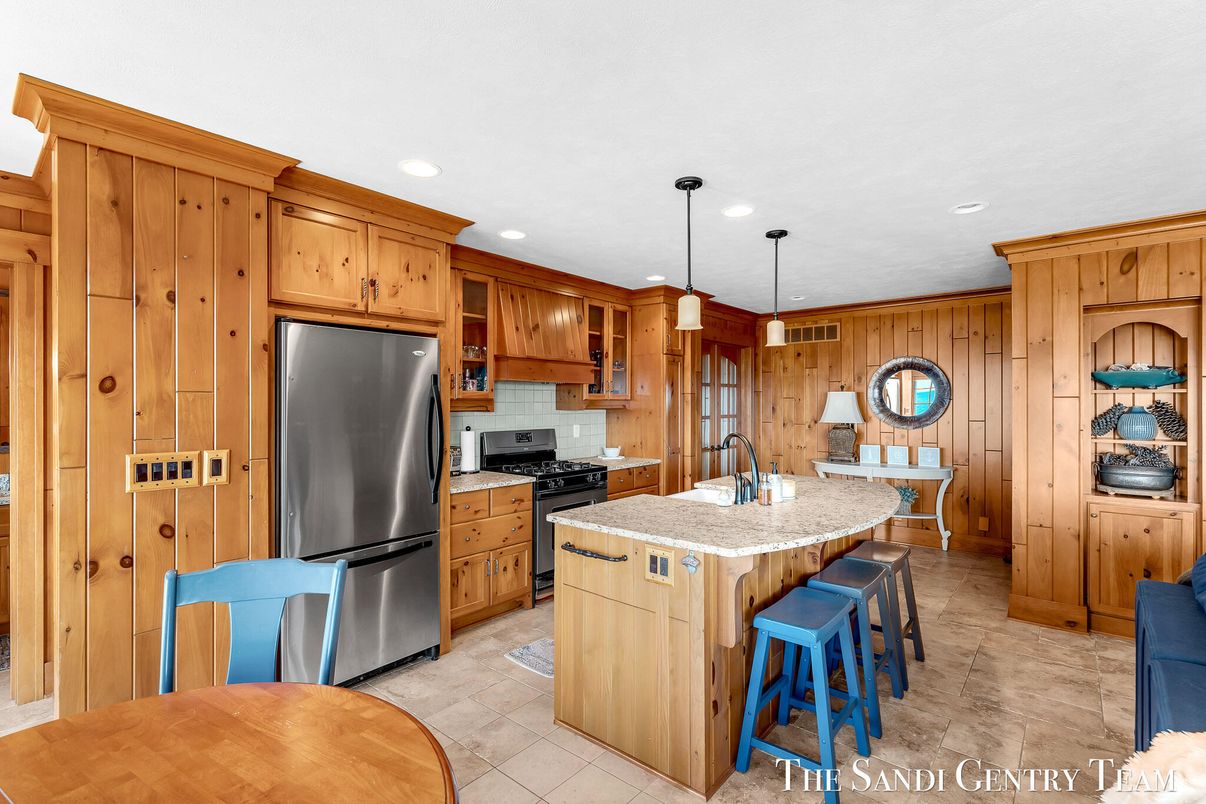 Interior, Kitchen, Pendant Lights, Recessed Lighting, Wooden Walls