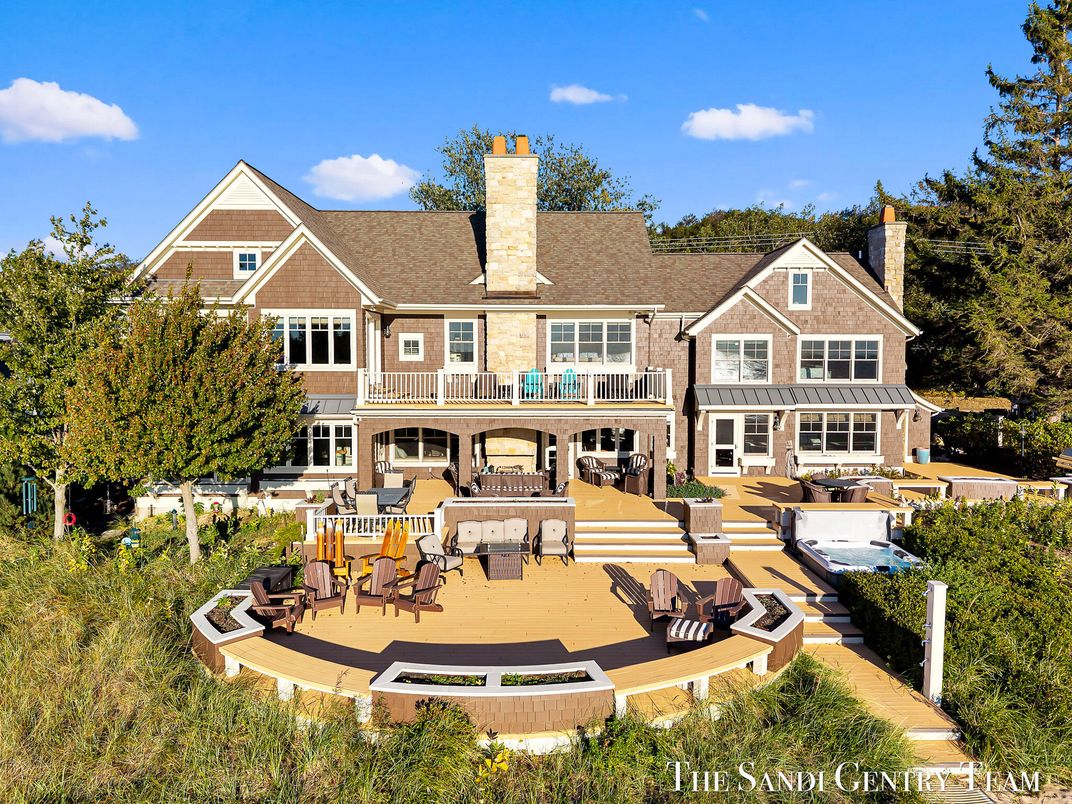 Exterior, Hot Tub, Pool