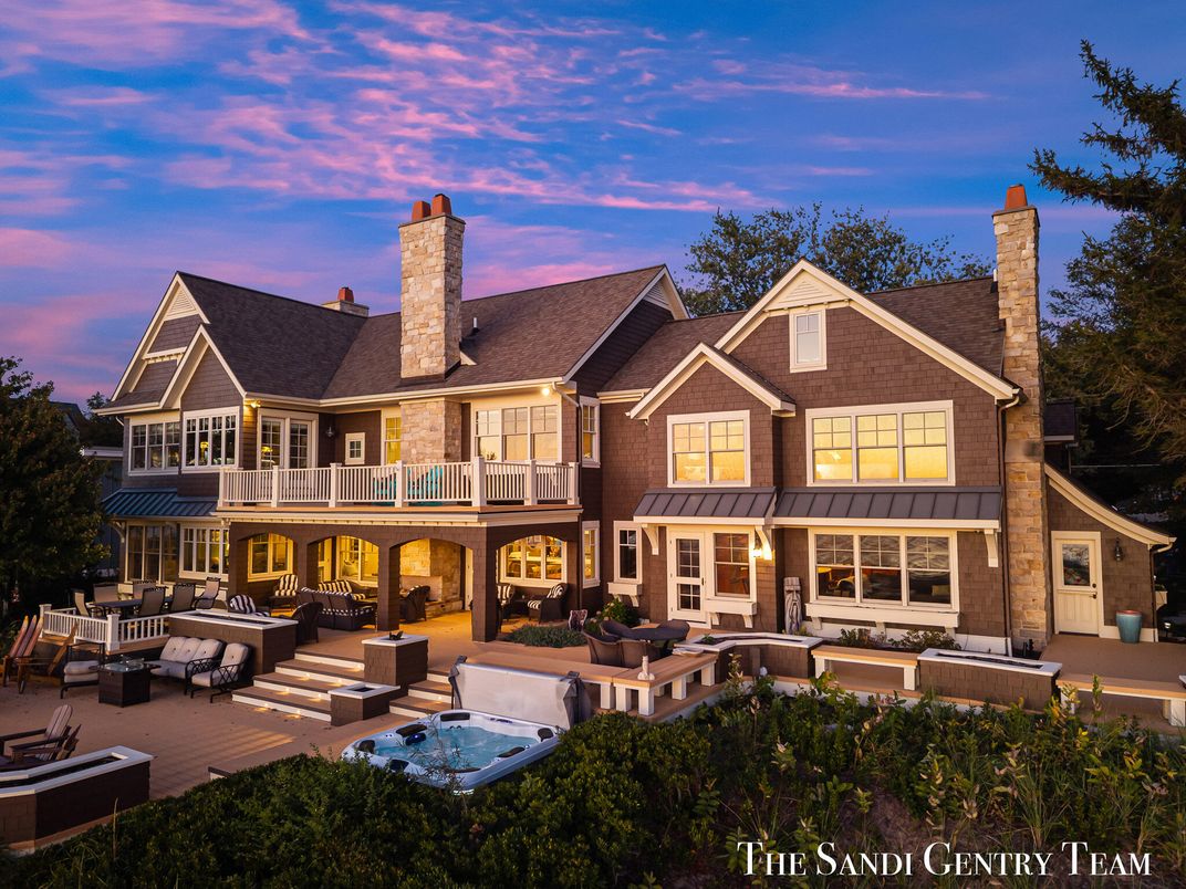 Exterior, Facade, Hot Tub, Pool, Queen Anne Victorian