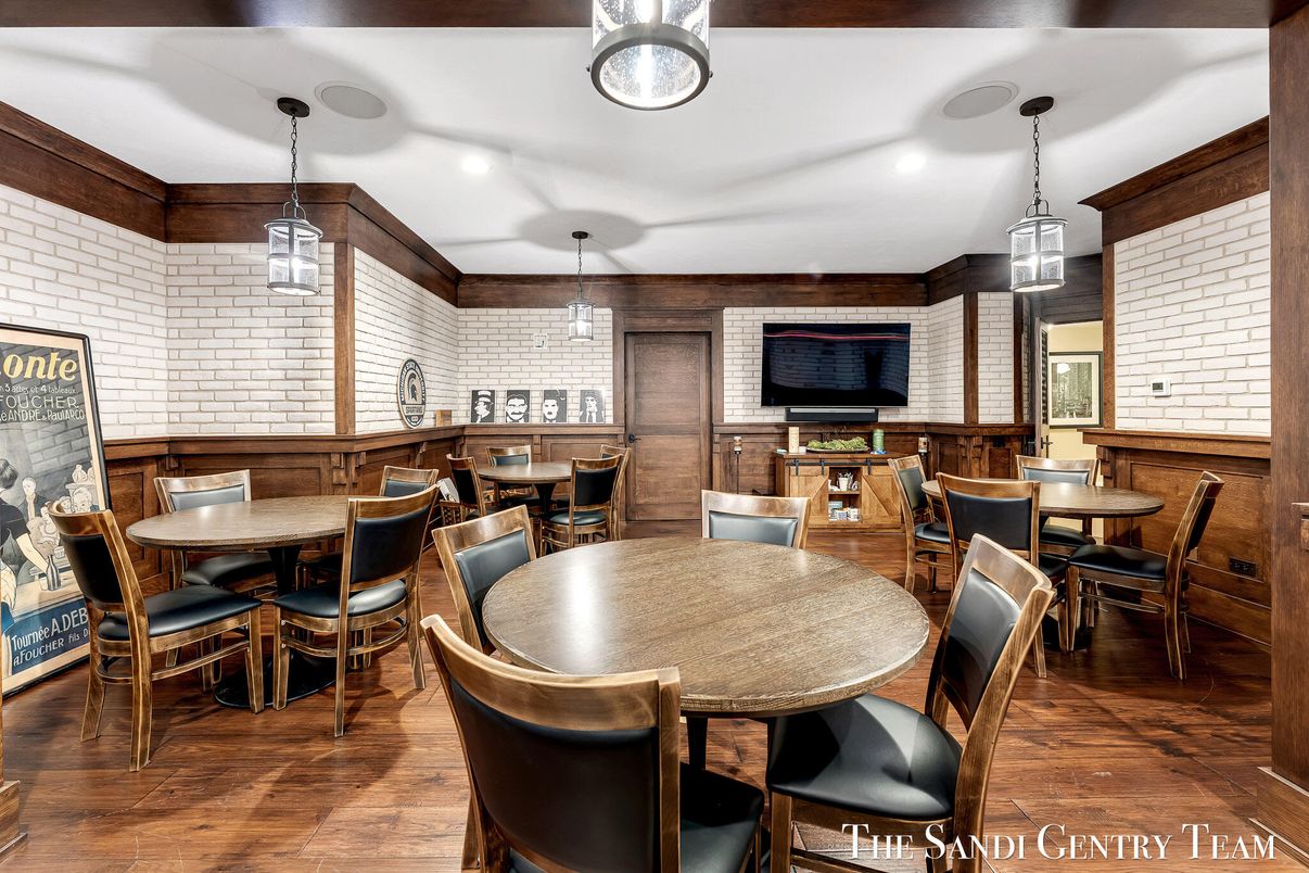 Dining room, Interior, Pendant Lights, Recessed Lighting, Stone Walls, Wood Texture Flooring