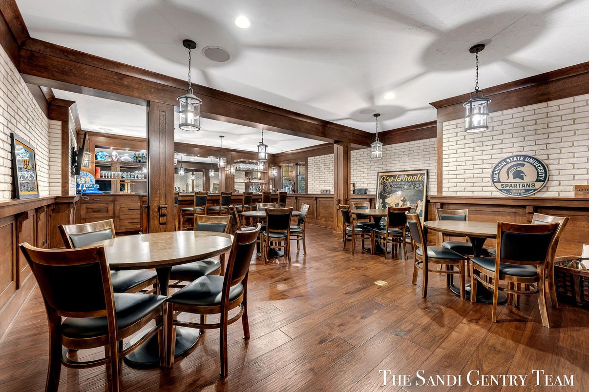 Dining room, Interior, Pendant Lights, Recessed Lighting, Stone Walls, Wood Texture Flooring