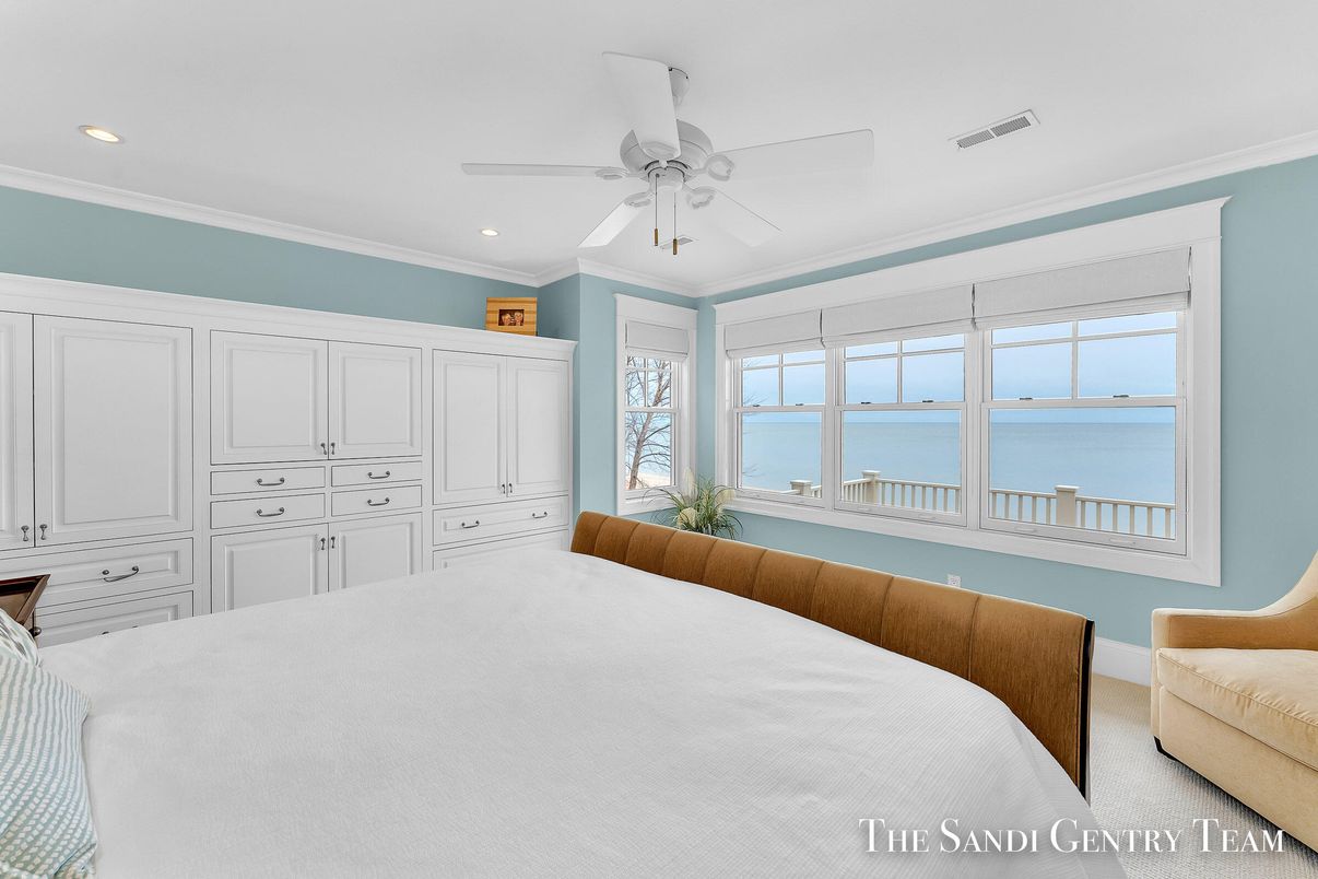 Bedroom, Interior, Recessed Lighting, Water