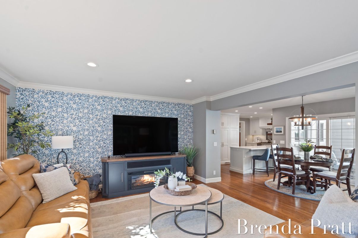 Chandelier, Dining room, Interior, Kitchen, Living room, Pendant Lights, Recessed Lighting, Wood Texture Flooring