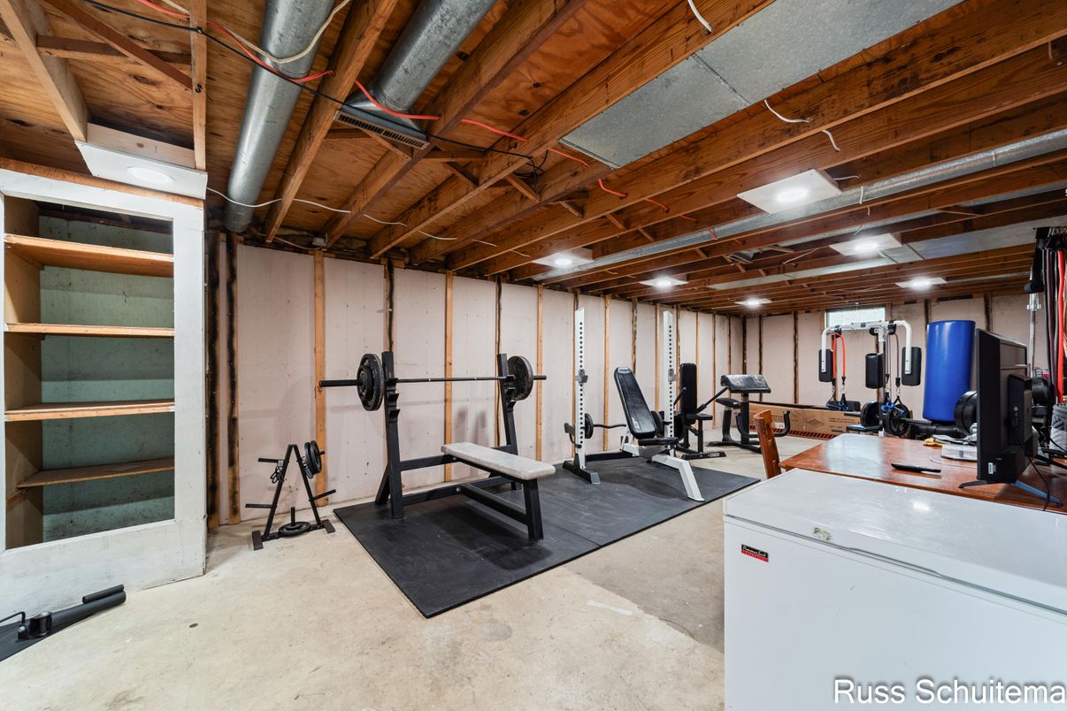 Fitness Equipment, Interior, Wooden Beams
