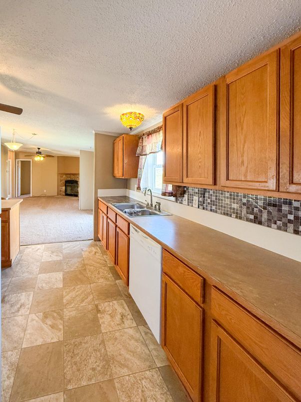 Fireplace, Interior, Kitchen