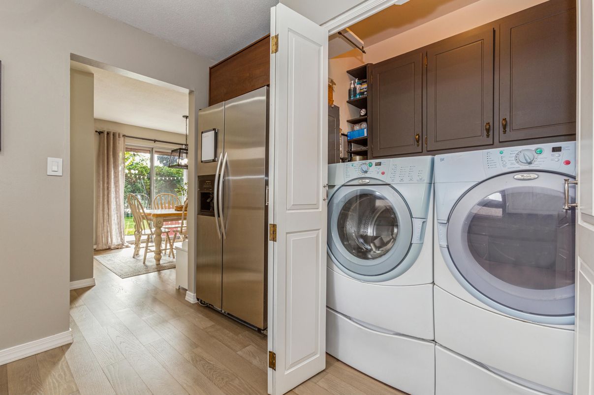 Dining room, Interior, Utility Closets, Washer, Wood Texture Flooring