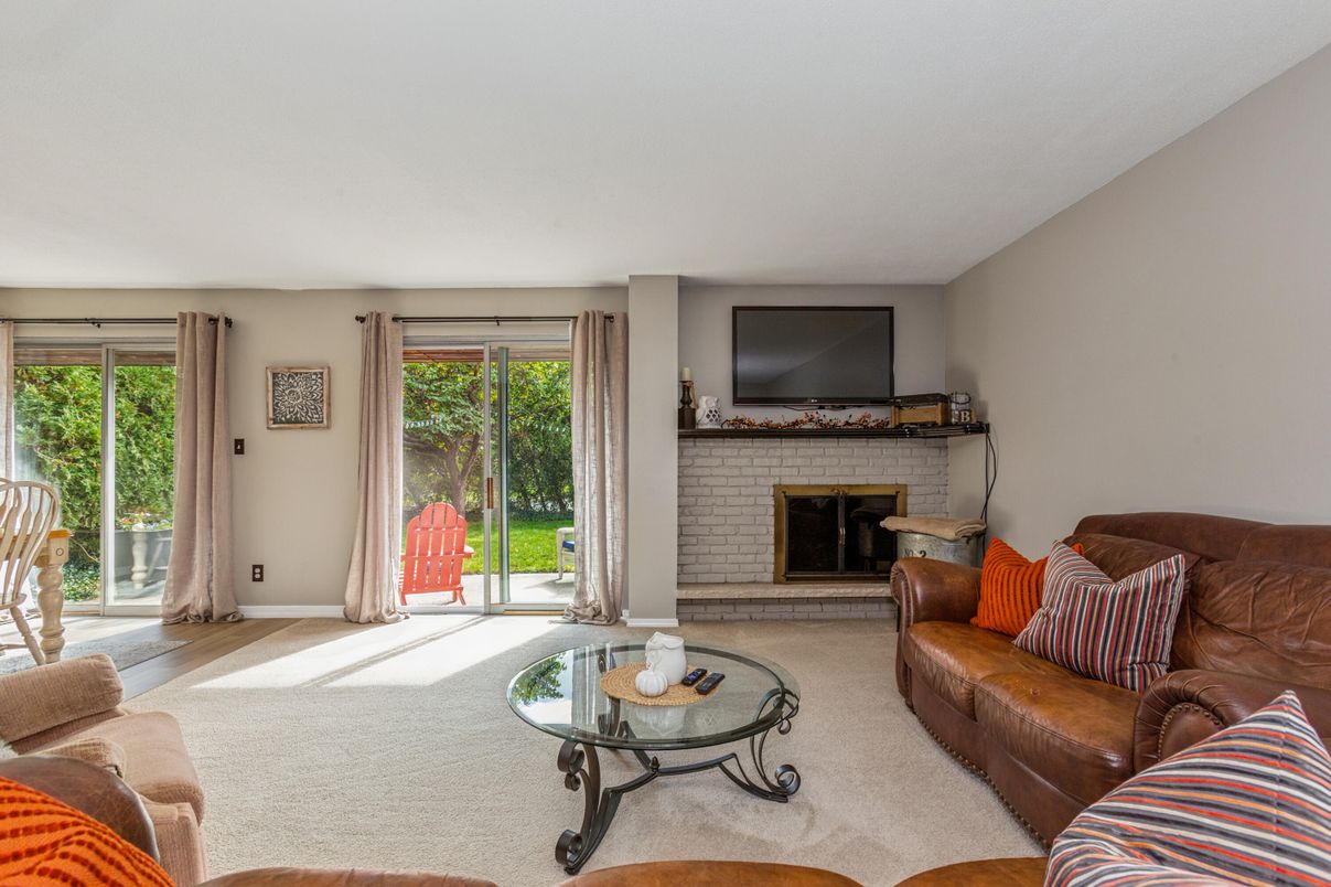 Fireplace, Interior, Living room