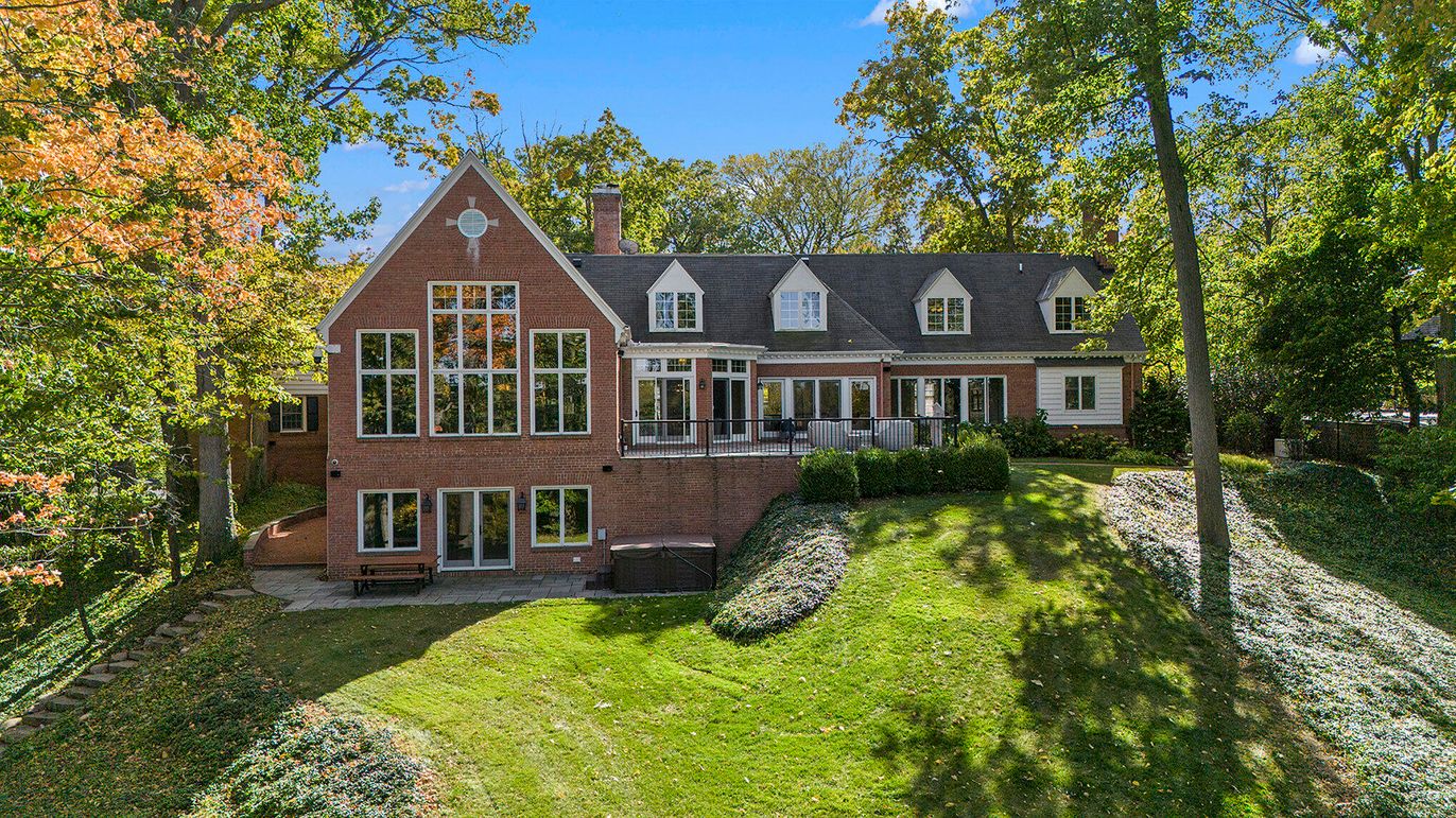 Exterior, Facade, Brick Facade, Cape Cod