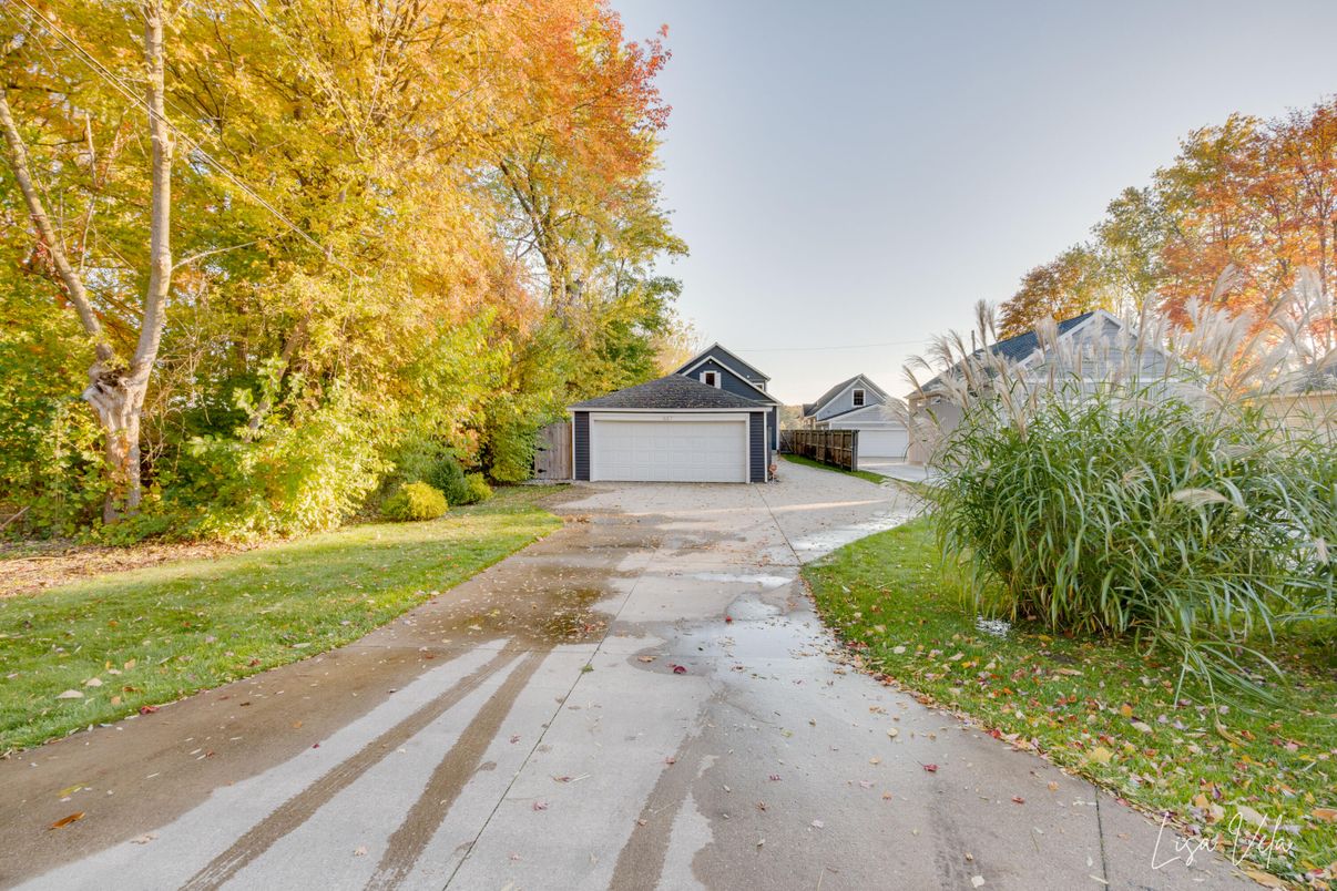 Backyard, Detached Garage, Exterior
