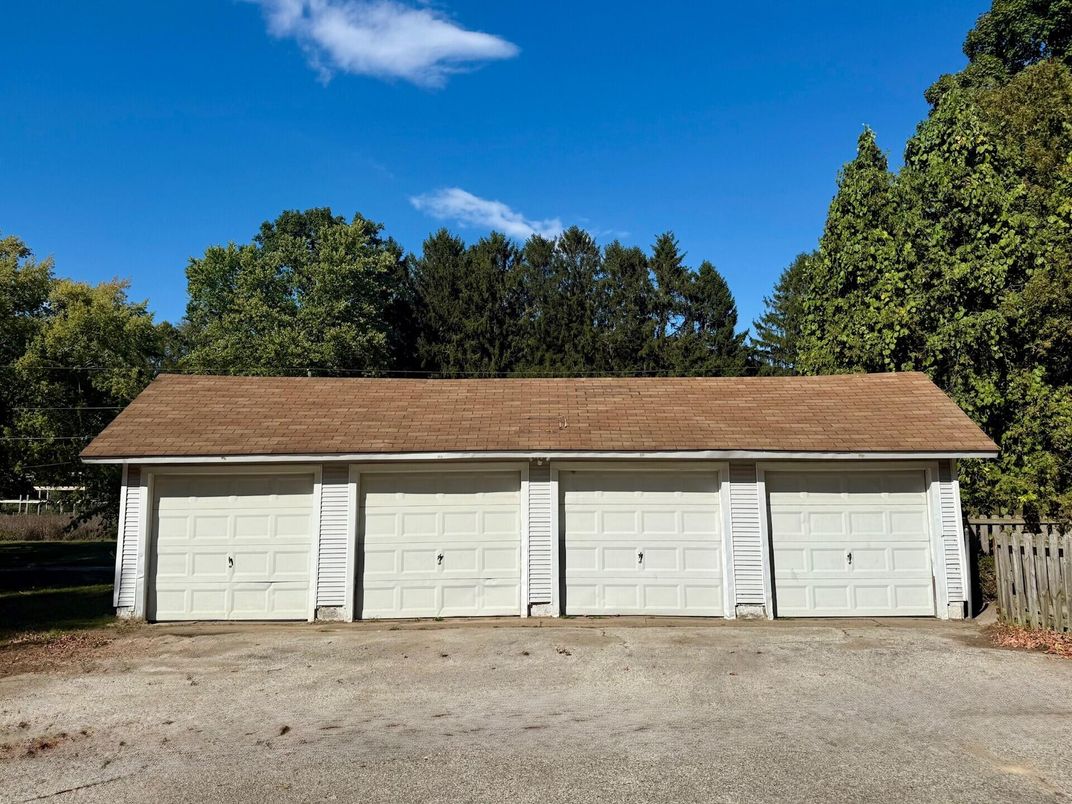 Detached Garage, Exterior