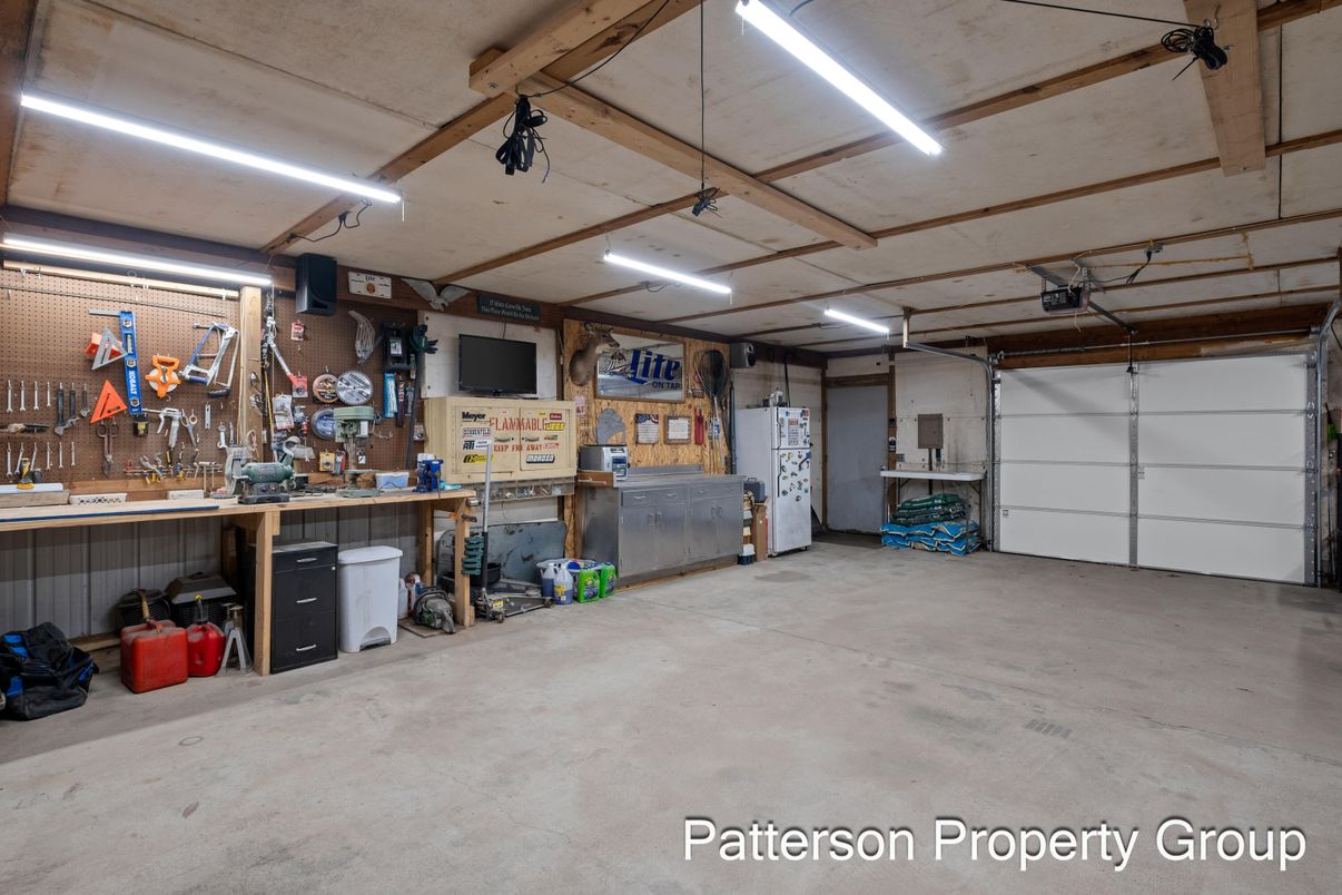Garage, Interior