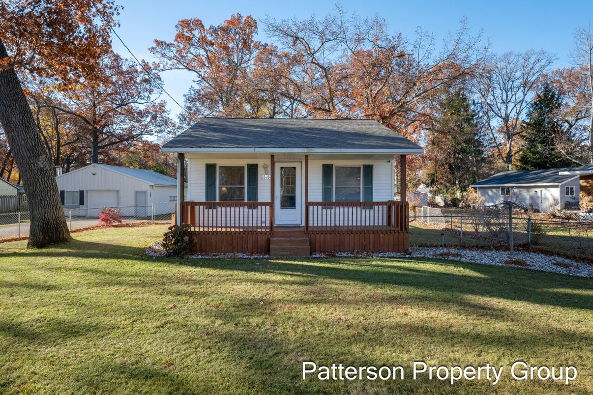 Backyard, Exterior, Facade, Split Level