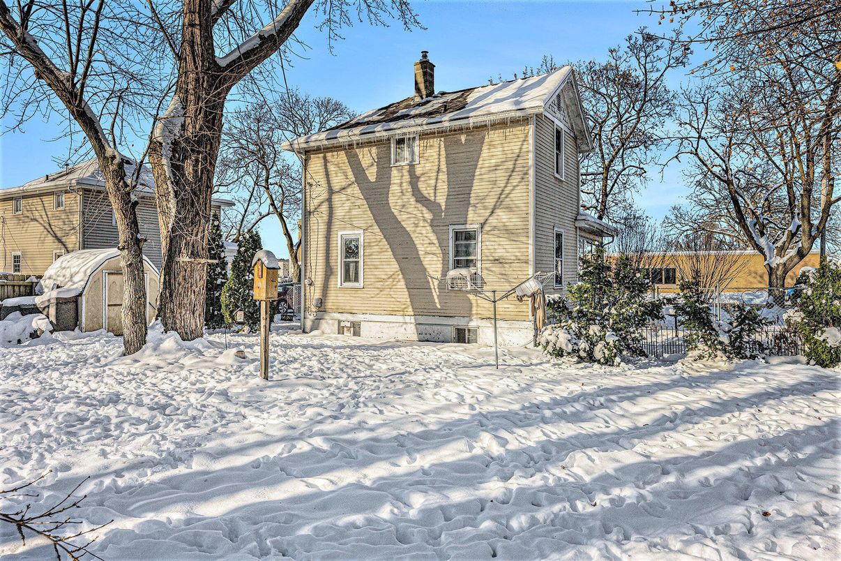 Exterior, Solar Panels