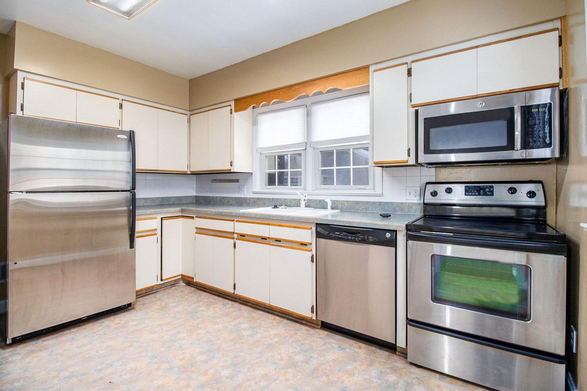Interior, Kitchen, Stainless Steel Appliances
