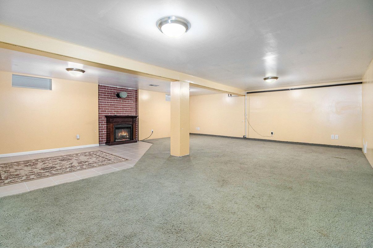 Empty room, Fireplace, Interior