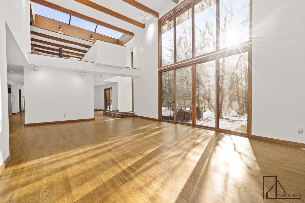 Empty room, Interior, Wooden Beams, Wood Texture Flooring
