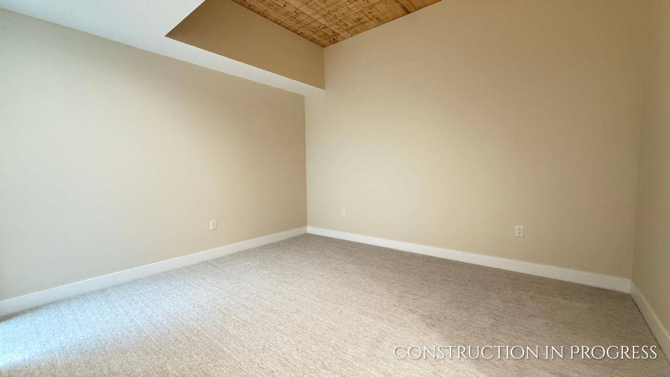 Empty room, Interior