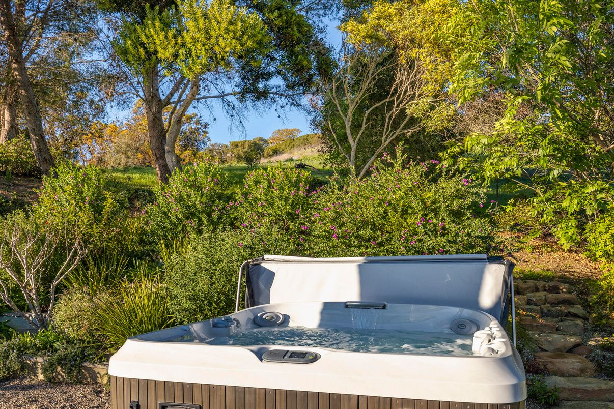 Exterior, Hot Tub