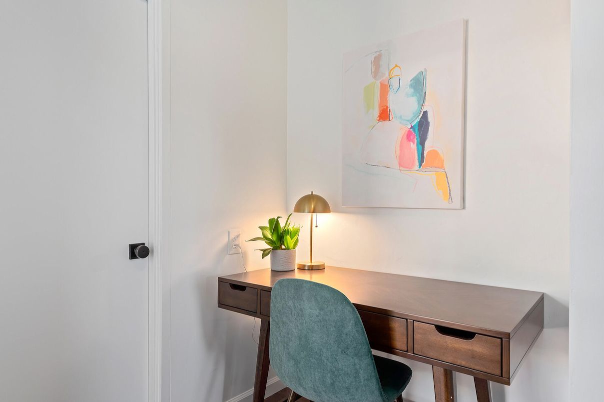 Home Office, Interior