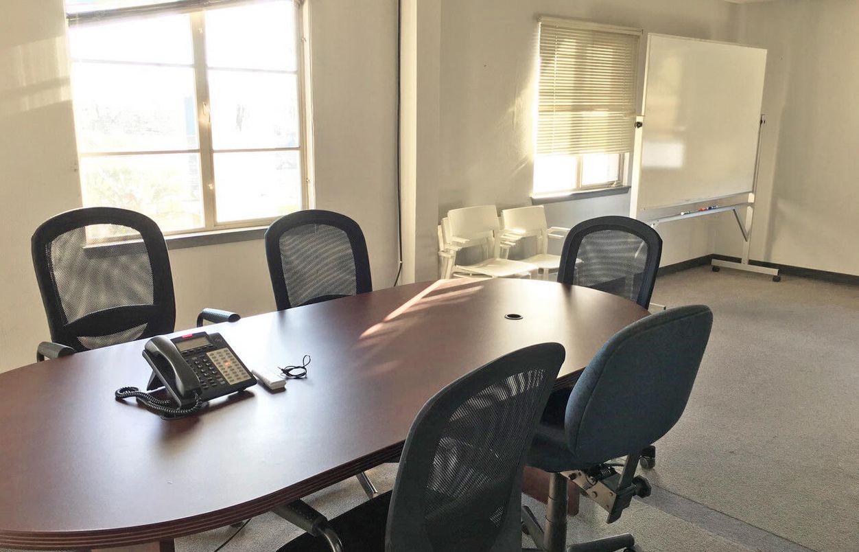 Home Office, Interior