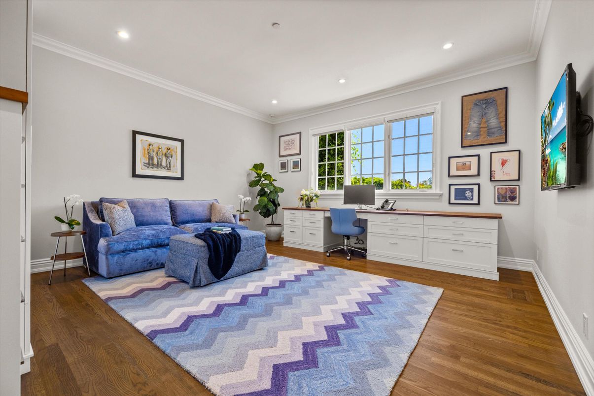 Home Office, Interior, Recessed Lighting, Wood Texture Flooring