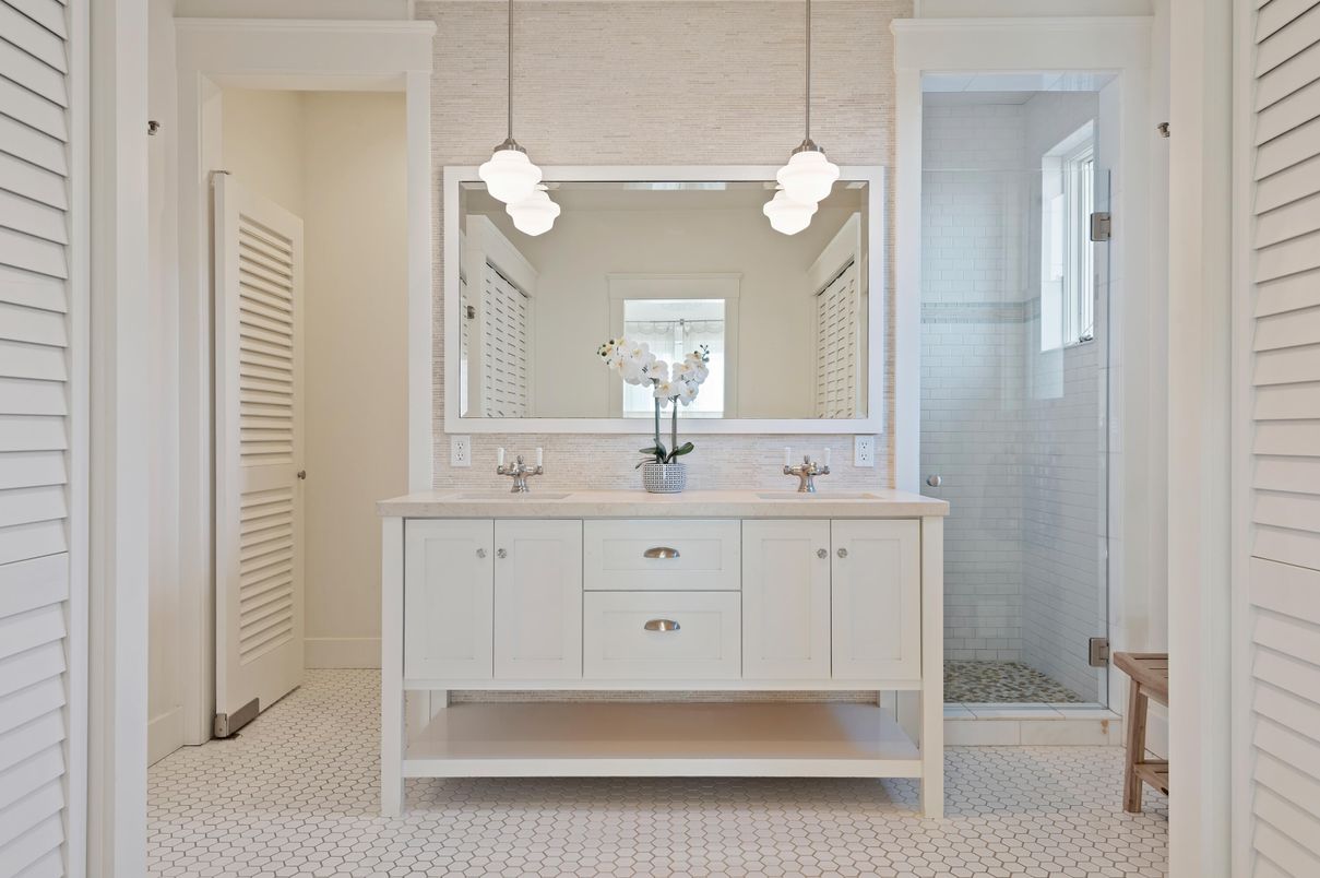 Bathroom, Interior, Pendant Lights