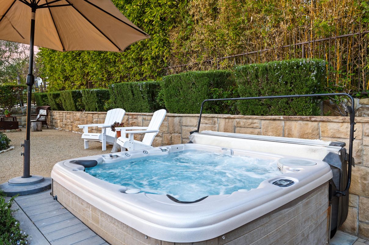 Exterior, Hot Tub