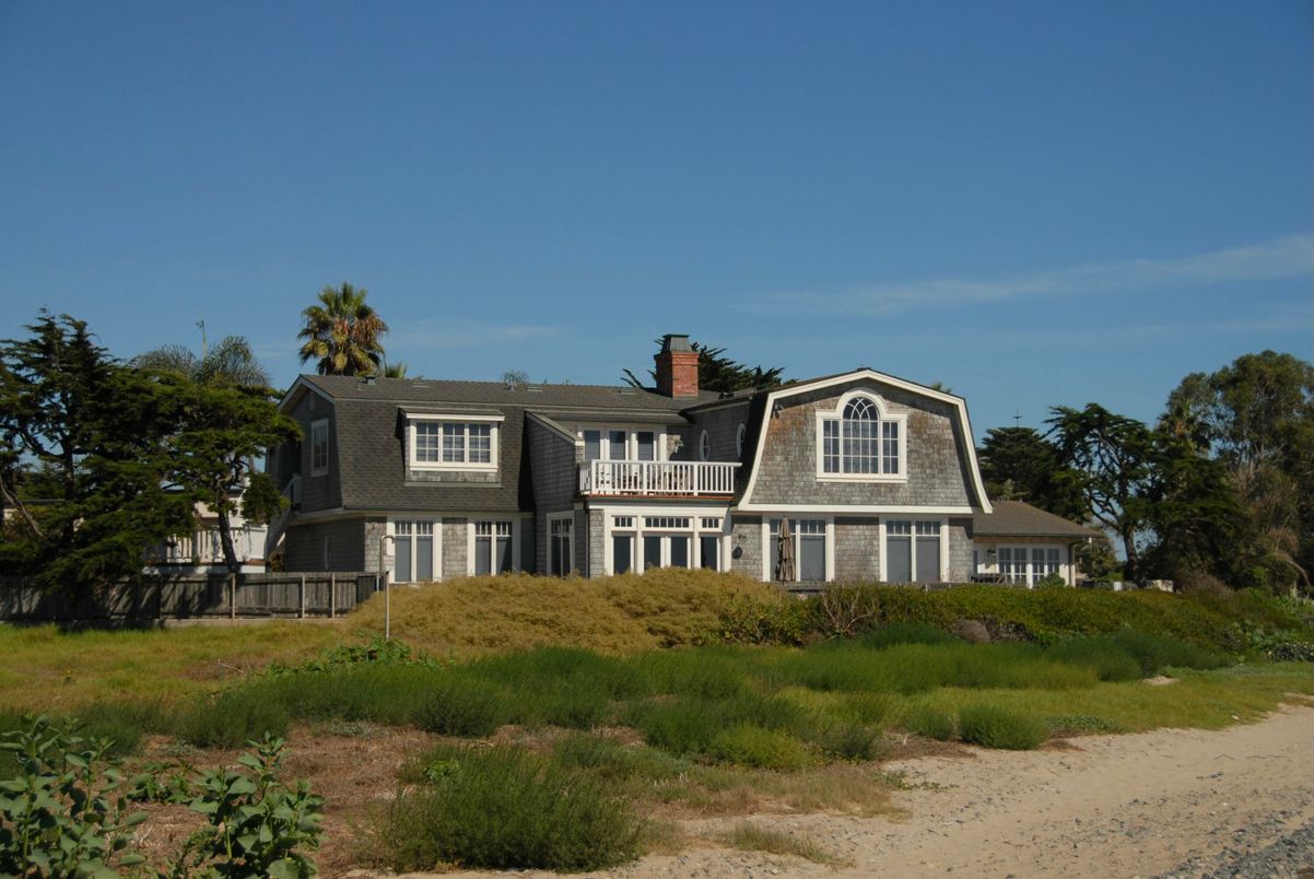 Backyard, Exterior, Facade, Queen Anne Victorian