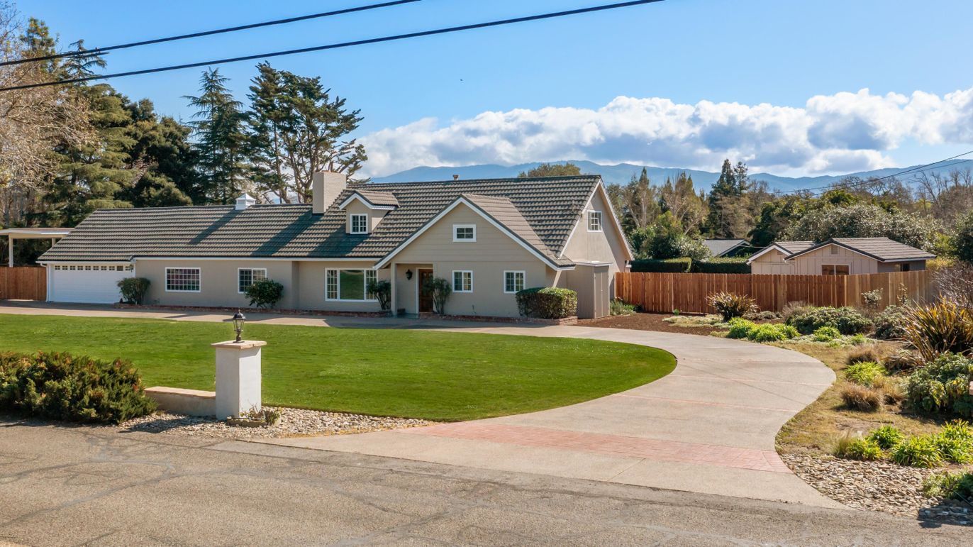 Backyard, Exterior, Facade, Ranch