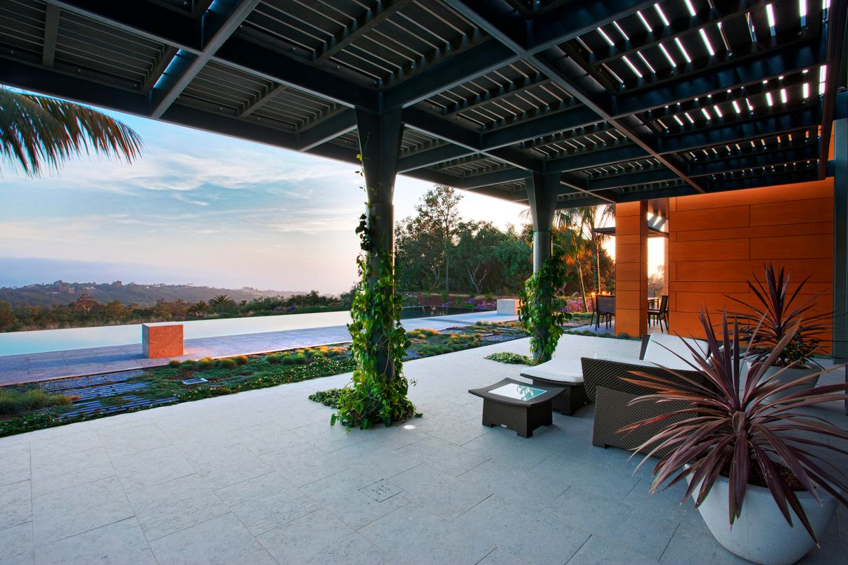 Exterior, Pool, Water