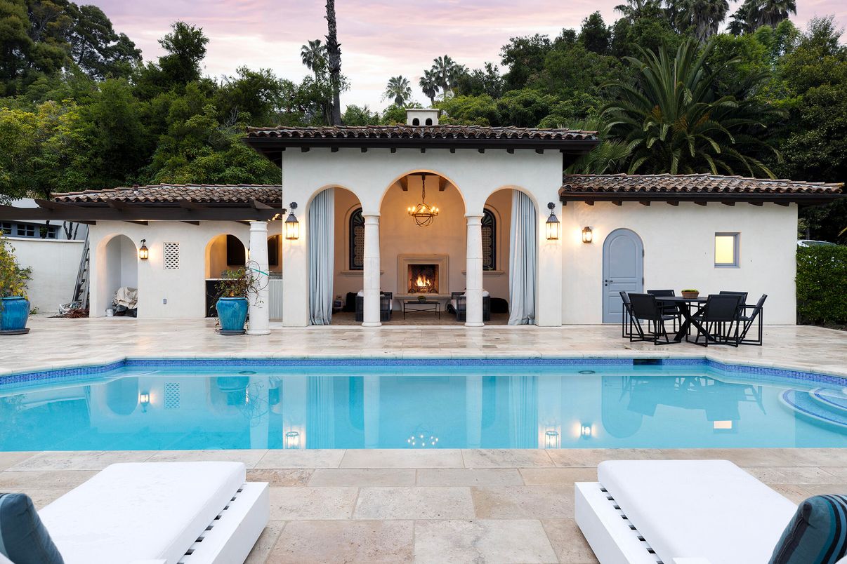 Exterior, Fireplace, Pool