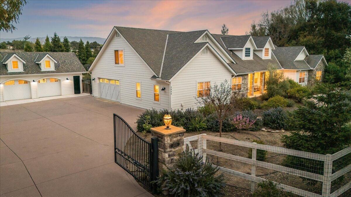 Attached, Detached Garage, Exterior, Facade, Farmhouse