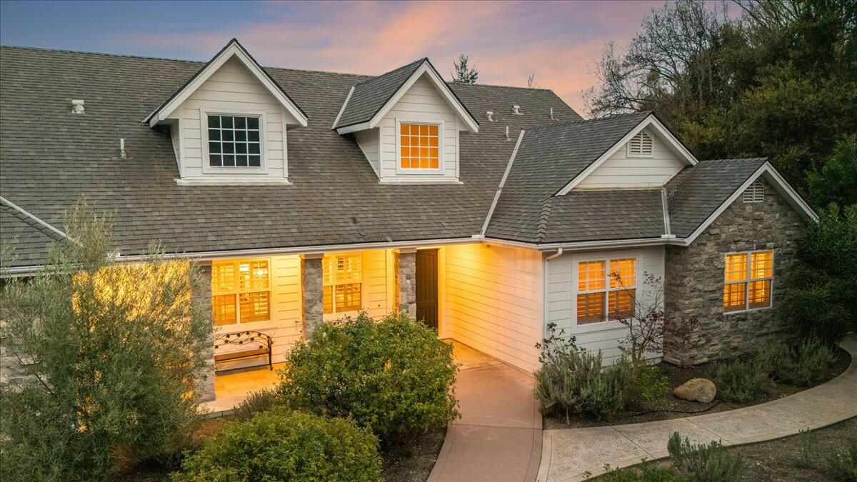 Exterior, Facade, Brick Traditional