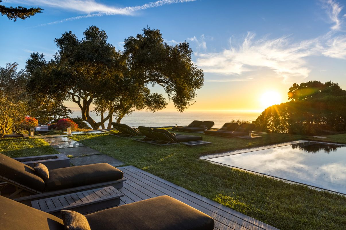 Exterior, Pool, Water