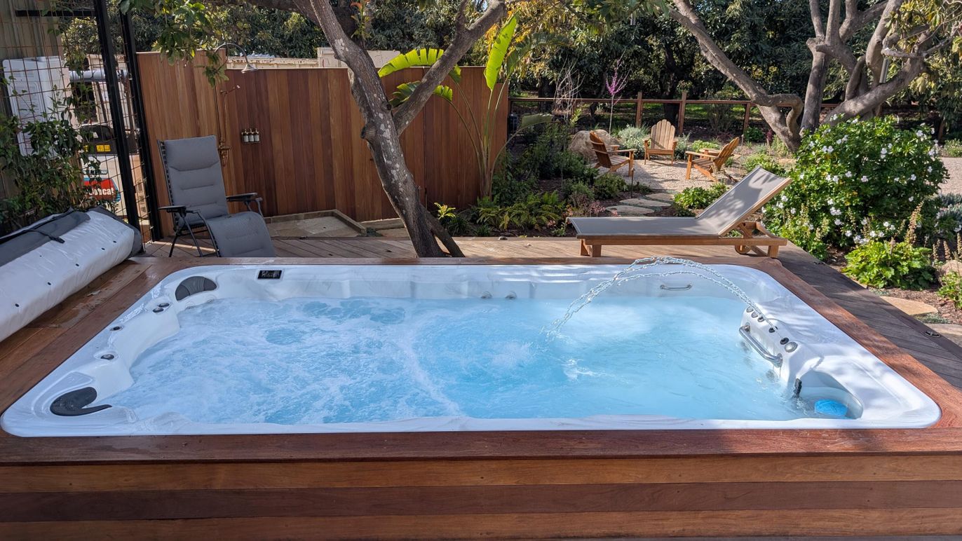 Exterior, Hot Tub
