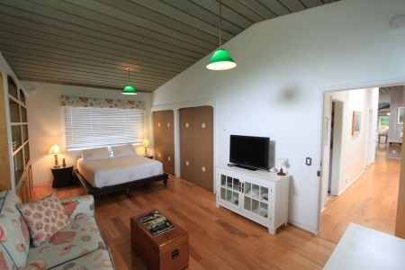 Bedroom, Interior, Pendant Lights, Wood Texture Flooring