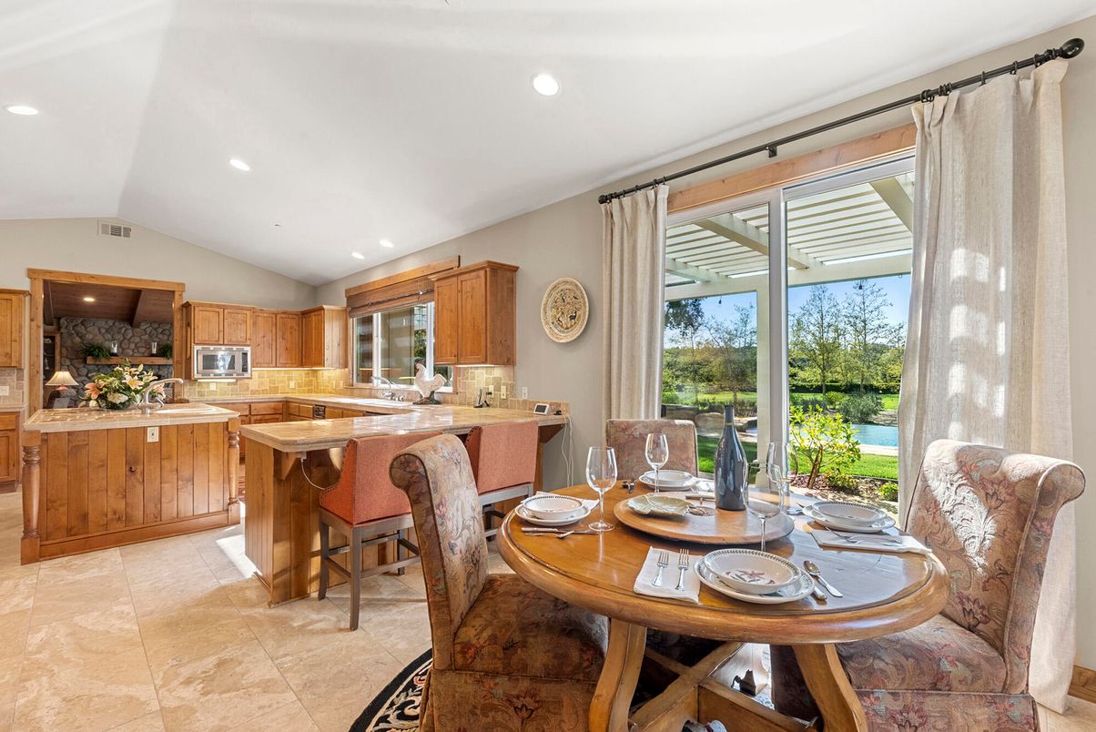 Dining room, Interior, Kitchen, Recessed Lighting