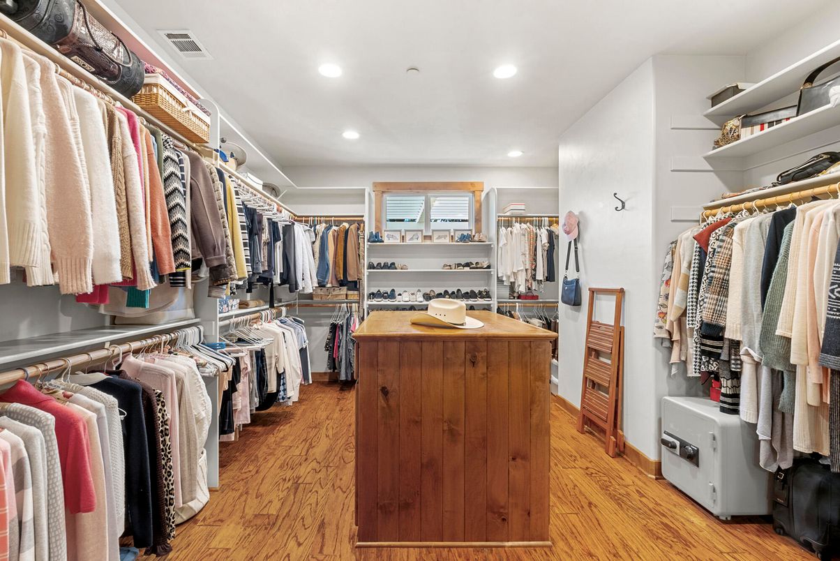 Interior, Recessed Lighting, Walk-in Closets, Wood Texture Flooring