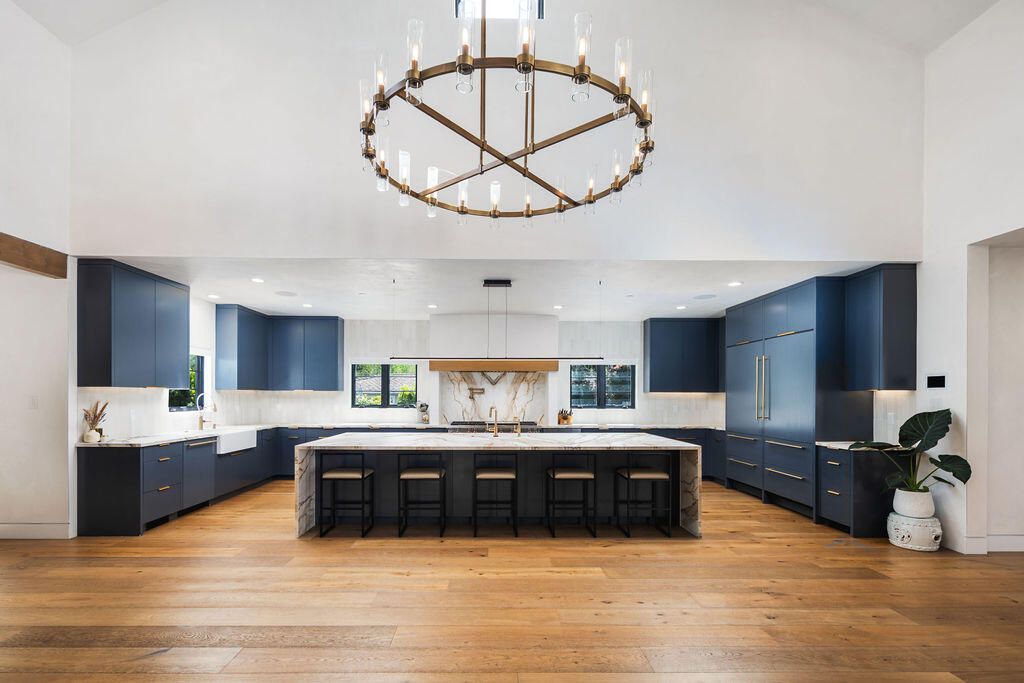 Chandelier, Interior, Kitchen, Pendant Lights, Recessed Lighting, Stainless Steel Appliances, Wood Texture Flooring