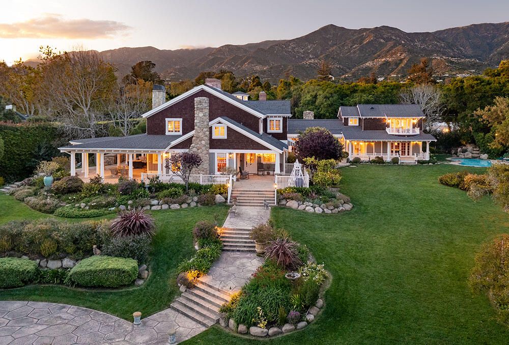 Exterior, Facade, Brick Traditional