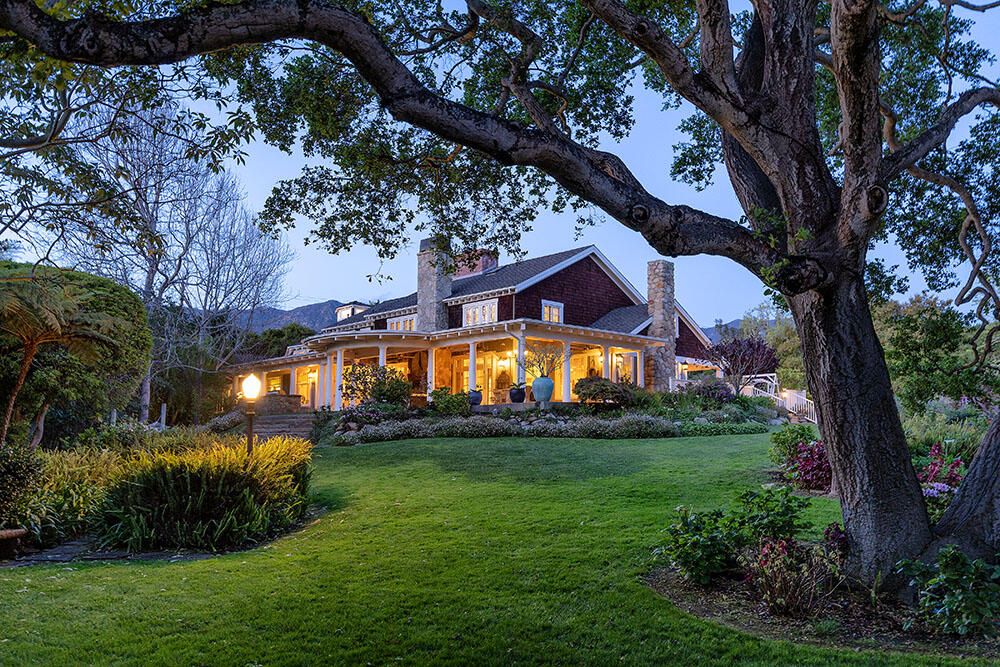 Backyard, Exterior, Facade, Queen Anne Victorian
