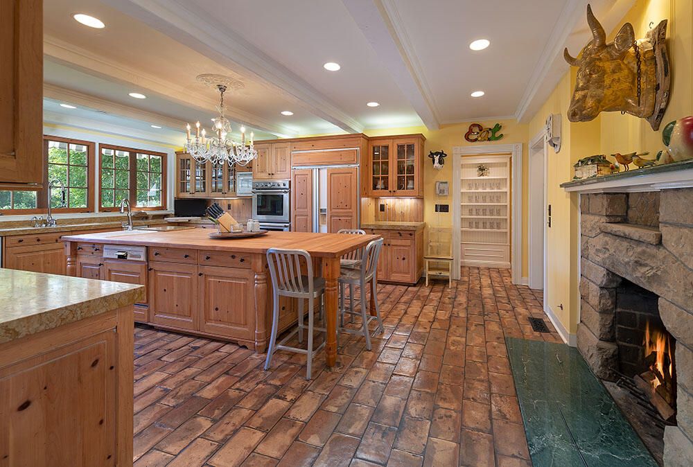 Chandelier, Fireplace, Interior, Kitchen, Recessed Lighting, Stainless Steel Appliances