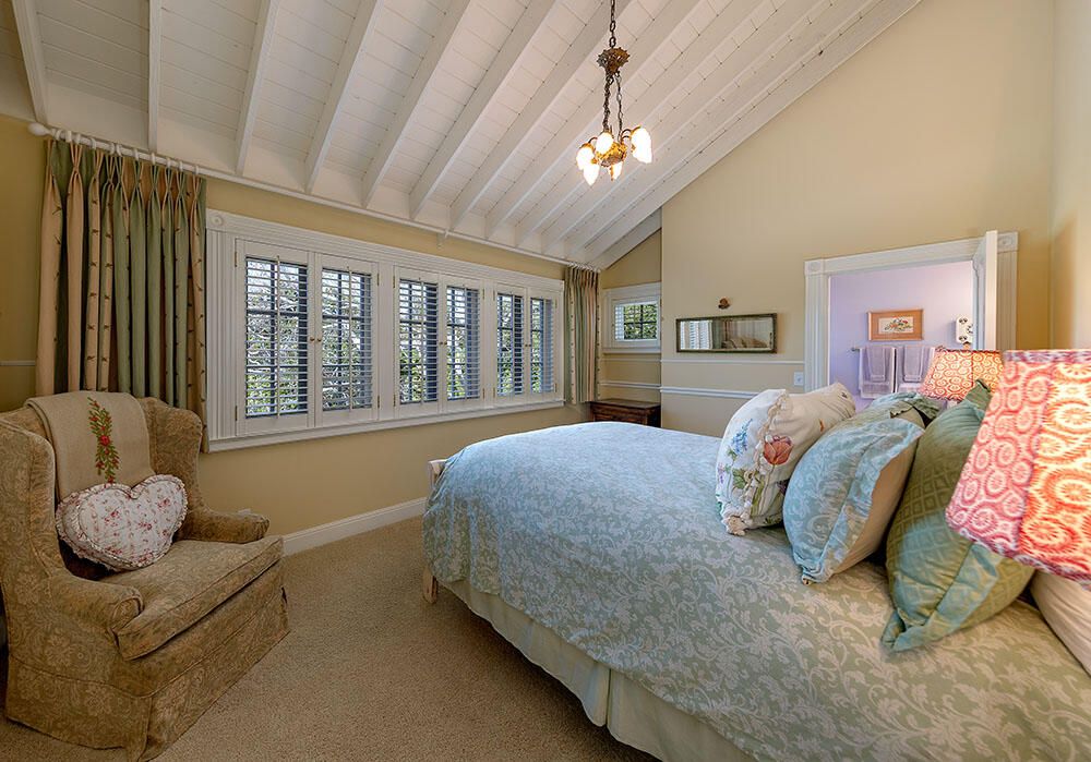 Bedroom, Interior, Pendant Lights