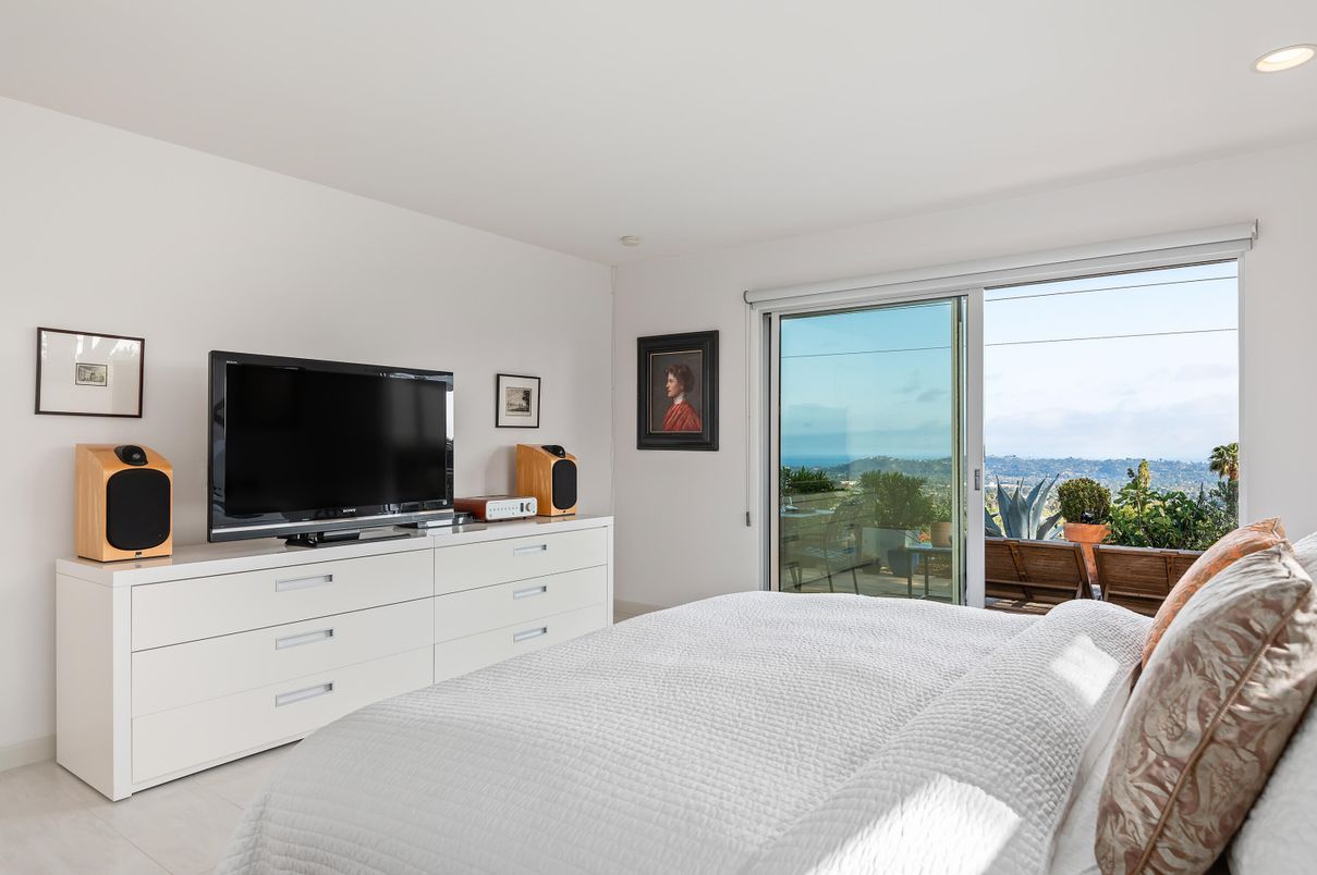 Bedroom, Interior, Recessed Lighting, Water