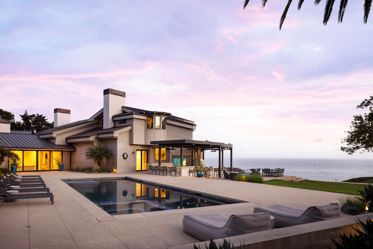 Exterior, Pool, Water