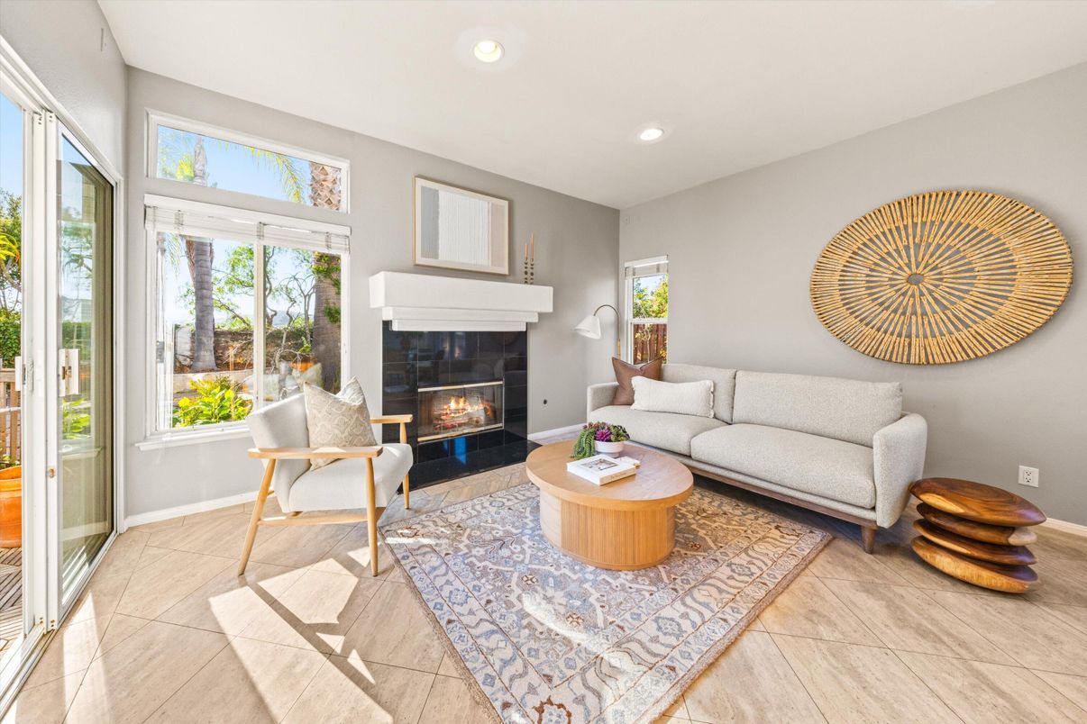 Fireplace, Interior, Living room, Recessed Lighting