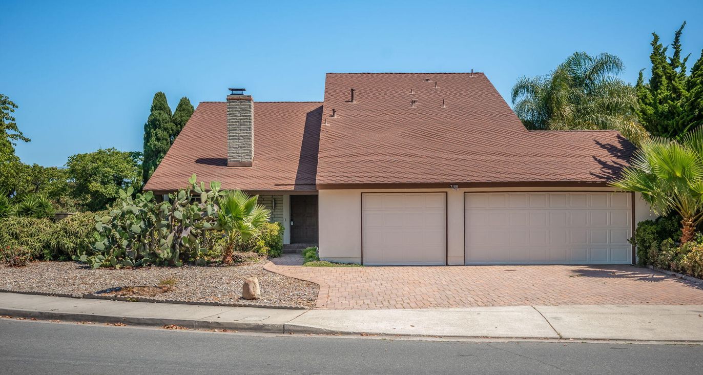 Attached, Exterior, Facade, Spanish Mediterranean