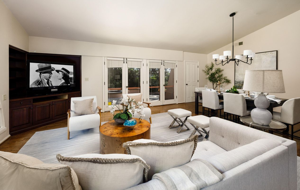 Chandelier, Dining room, Interior, Living room, Wood Texture Flooring