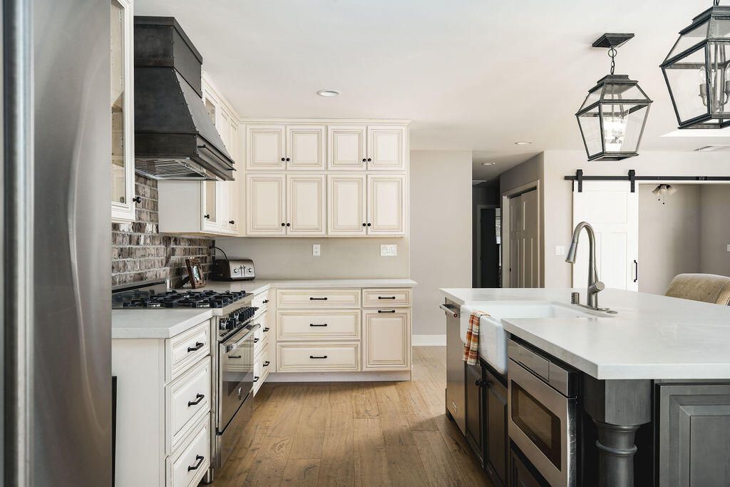 Interior, Kitchen, Pendant Lights, Recessed Lighting, Wood Texture Flooring