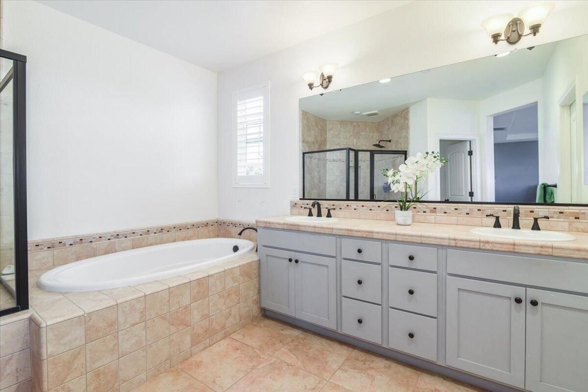 Bathroom, Dual Sink Vanities, Interior, Tile Countertops